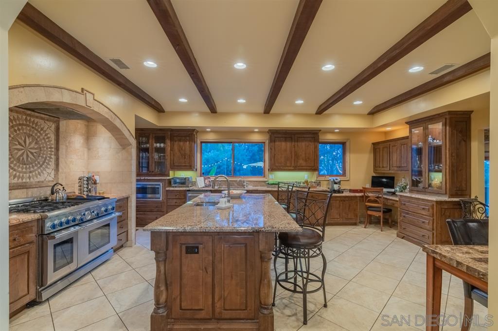 2915 Sunset Hills Escondido, CA 92025 - Photo 6 of 25