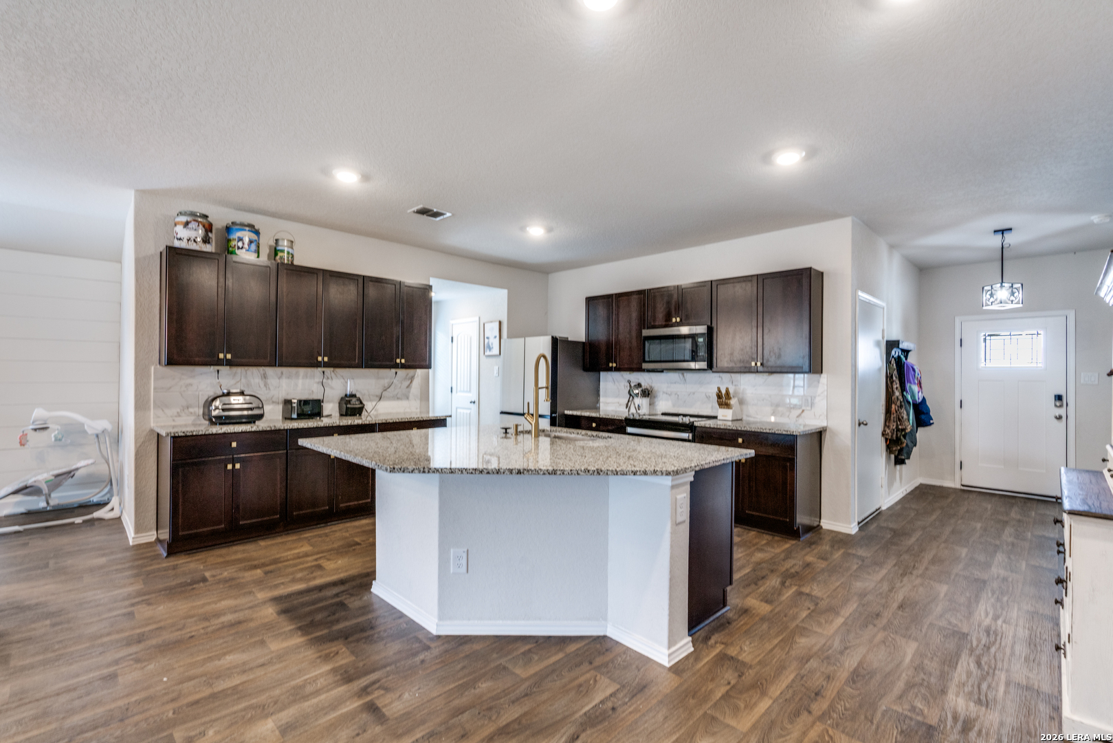 816 Indigo Way Seguin, TX 78155 - Photo 8 of 25