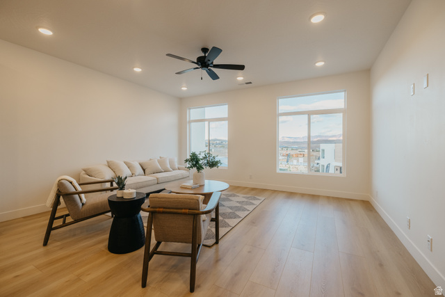 2759 Becco Trail, Unit 16 St. George, UT 84770 - Photo 6 of 42 Living area with light wood-type flooring, ceiling fan, and recessed lighting