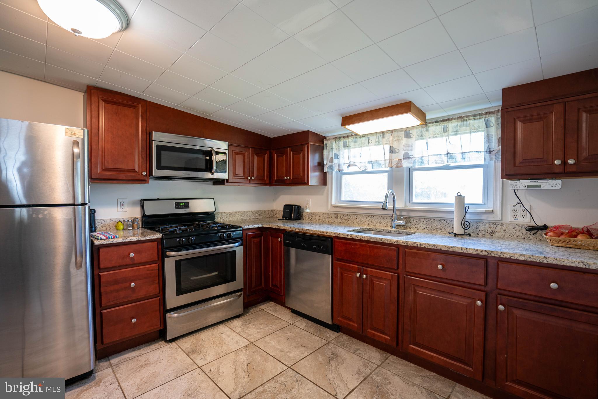 419 Fairhill Road Hatfield, PA 19440 - Photo 16 of 35 Kitchen