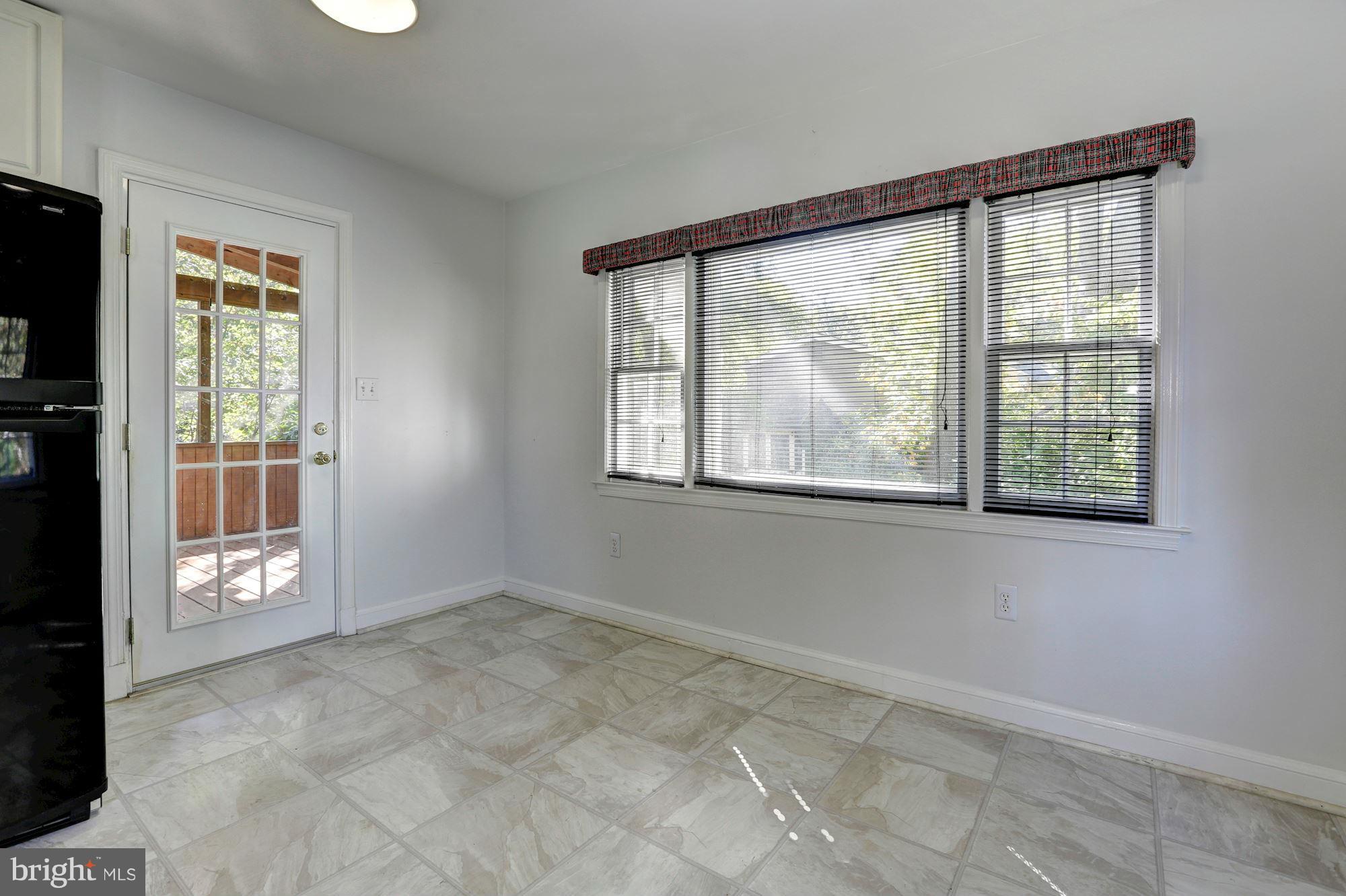 9222 Glenville Road Silver Spring, MD 20901 - Photo 13 of 30 Breakfast Area