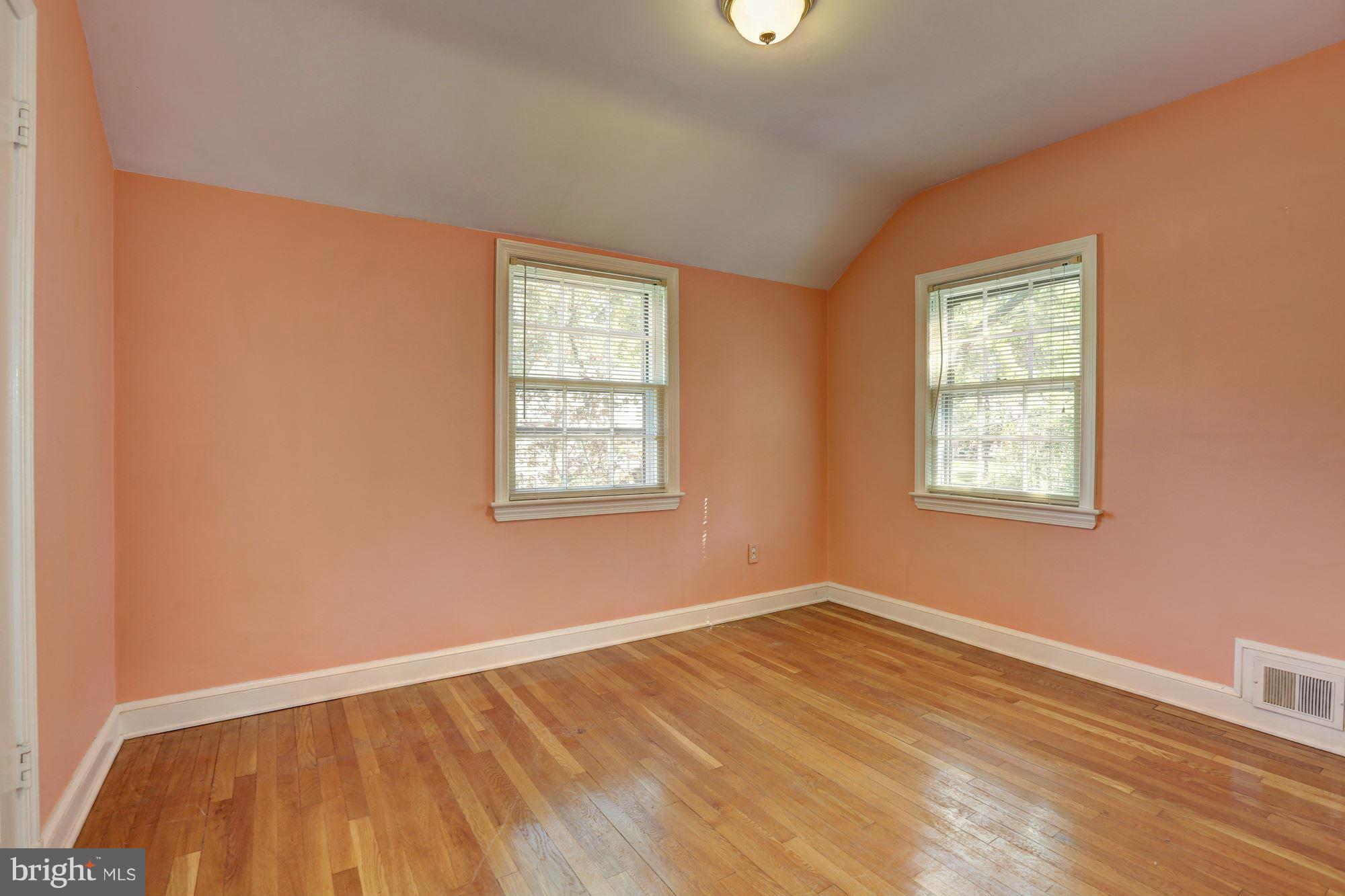 9222 Glenville Road Silver Spring, MD 20901 - Photo 22 of 30 Bedroom #3