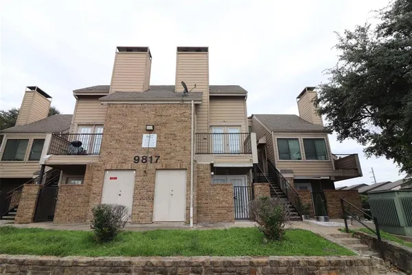 $1,200 | 9817 Walnut Street, Unit 103, Dallas, TX 75243
