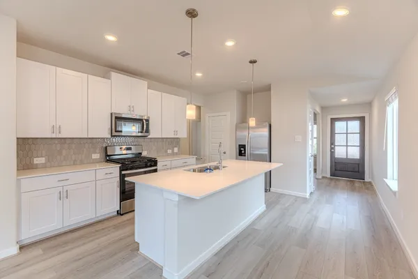 $2,000 | 16977 Juniper Blossom Bend, Conroe, TX 77302