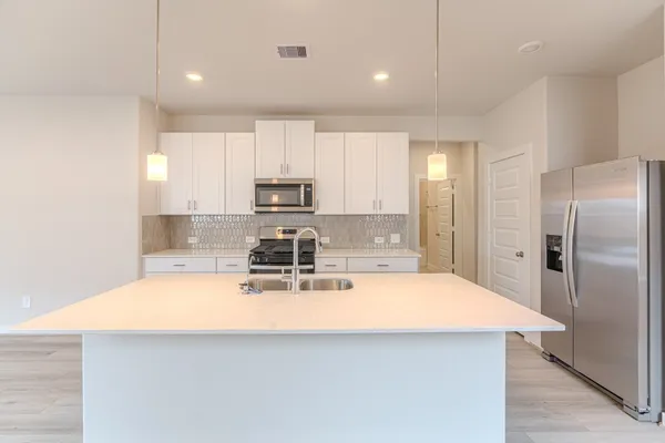 $2,000 | 16977 Juniper Blossom Bend, Conroe, TX 77302