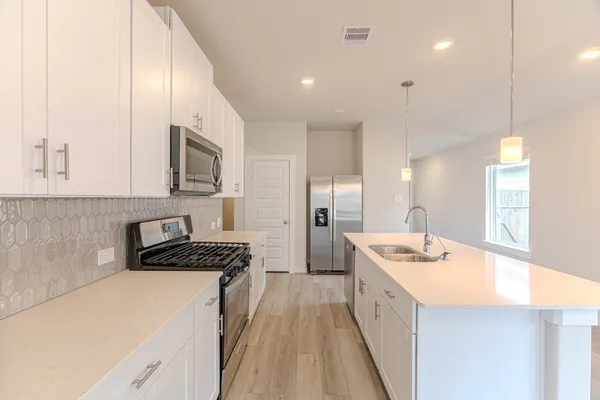 $2,000 | 16977 Juniper Blossom Bend, Conroe, TX 77302