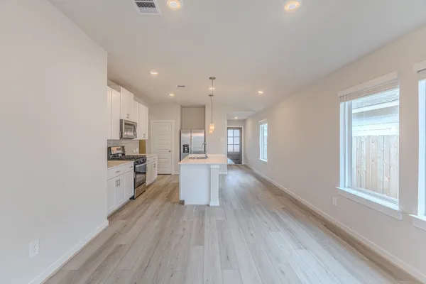 $2,000 | 16977 Juniper Blossom Bend, Conroe, TX 77302