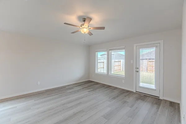 $2,000 | 16977 Juniper Blossom Bend, Conroe, TX 77302