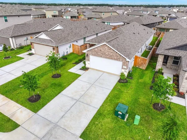 $2,000 | 16977 Juniper Blossom Bend, Conroe, TX 77302