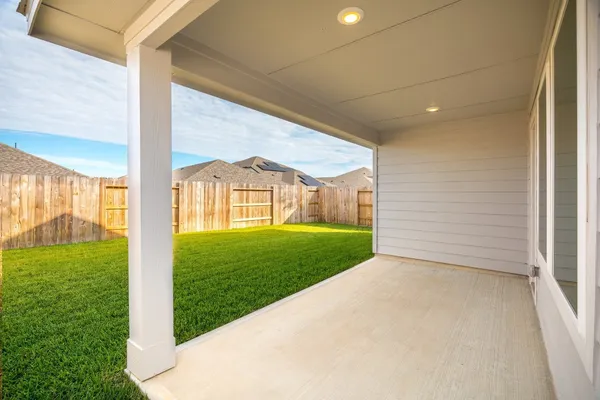 $2,000 | 16977 Juniper Blossom Bend, Conroe, TX 77302