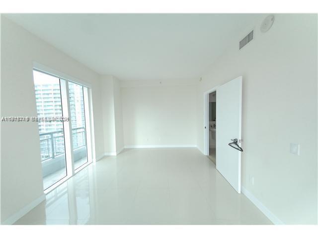 60 Southwest 13th Street, Unit 1421 Miami, FL 33130 - Photo 4 of 9