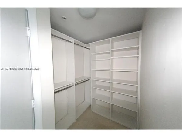 $2,700 | 60 Southwest 13th Street, Unit 1421, Miami, FL 33130