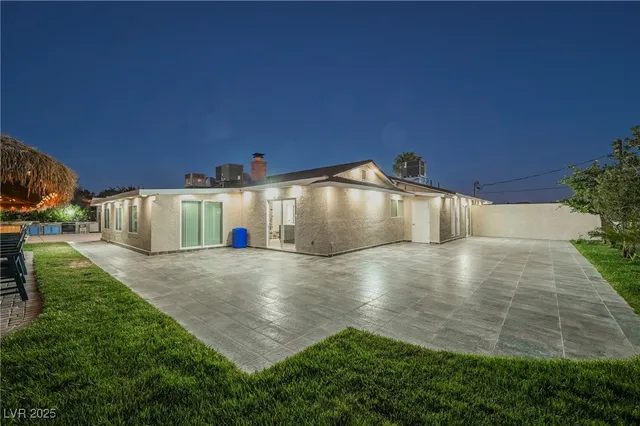 $1,975,000 | 120 Chartan Avenue, Las Vegas, NV 89183