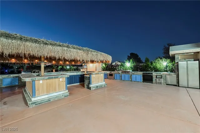 $1,975,000 | 120 Chartan Avenue, Las Vegas, NV 89183