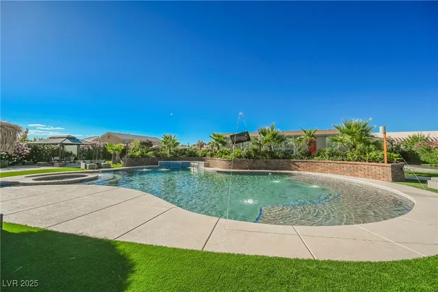 $1,975,000 | 120 Chartan Avenue, Las Vegas, NV 89183