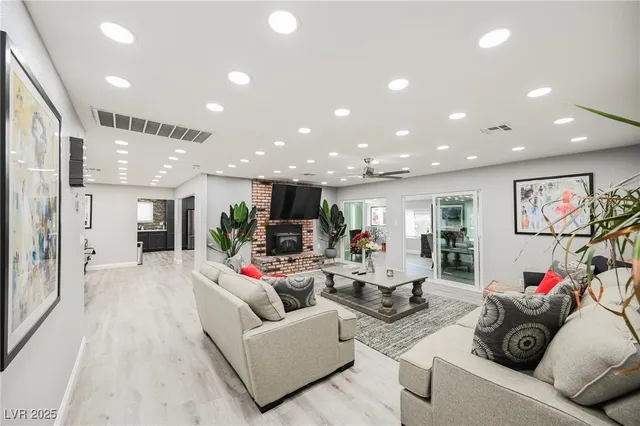 $1,975,000 | 120 Chartan Avenue, Las Vegas, NV 89183