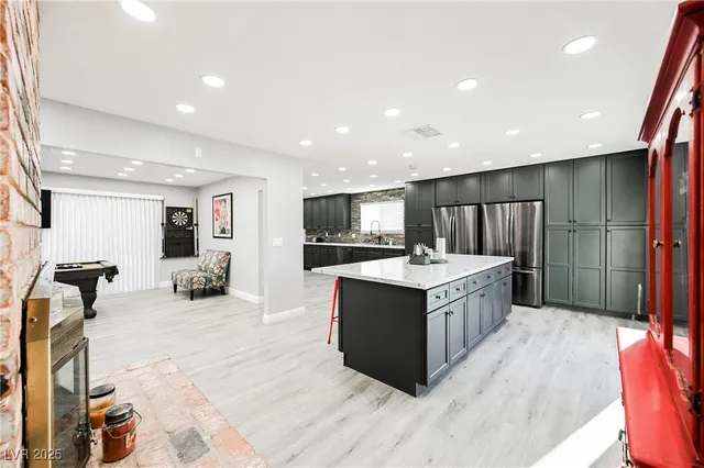 $1,975,000 | 120 Chartan Avenue, Las Vegas, NV 89183