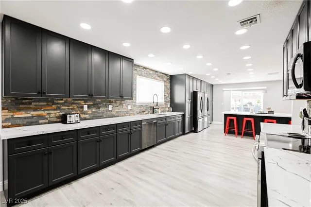 $1,975,000 | 120 Chartan Avenue, Las Vegas, NV 89183