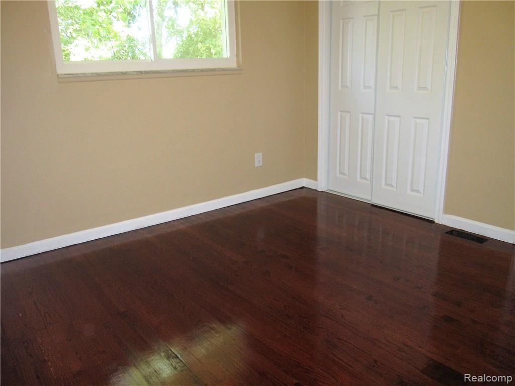 15111 Inkster Road Taylor, MI 48180 - Photo 12 of 24
