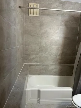 $2,095 | 36 Oakland Avenue, Unit 1, Warwick, NY 10990