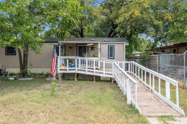$54,900 | 507 Hackberry Street, Brownwood, TX 76801
