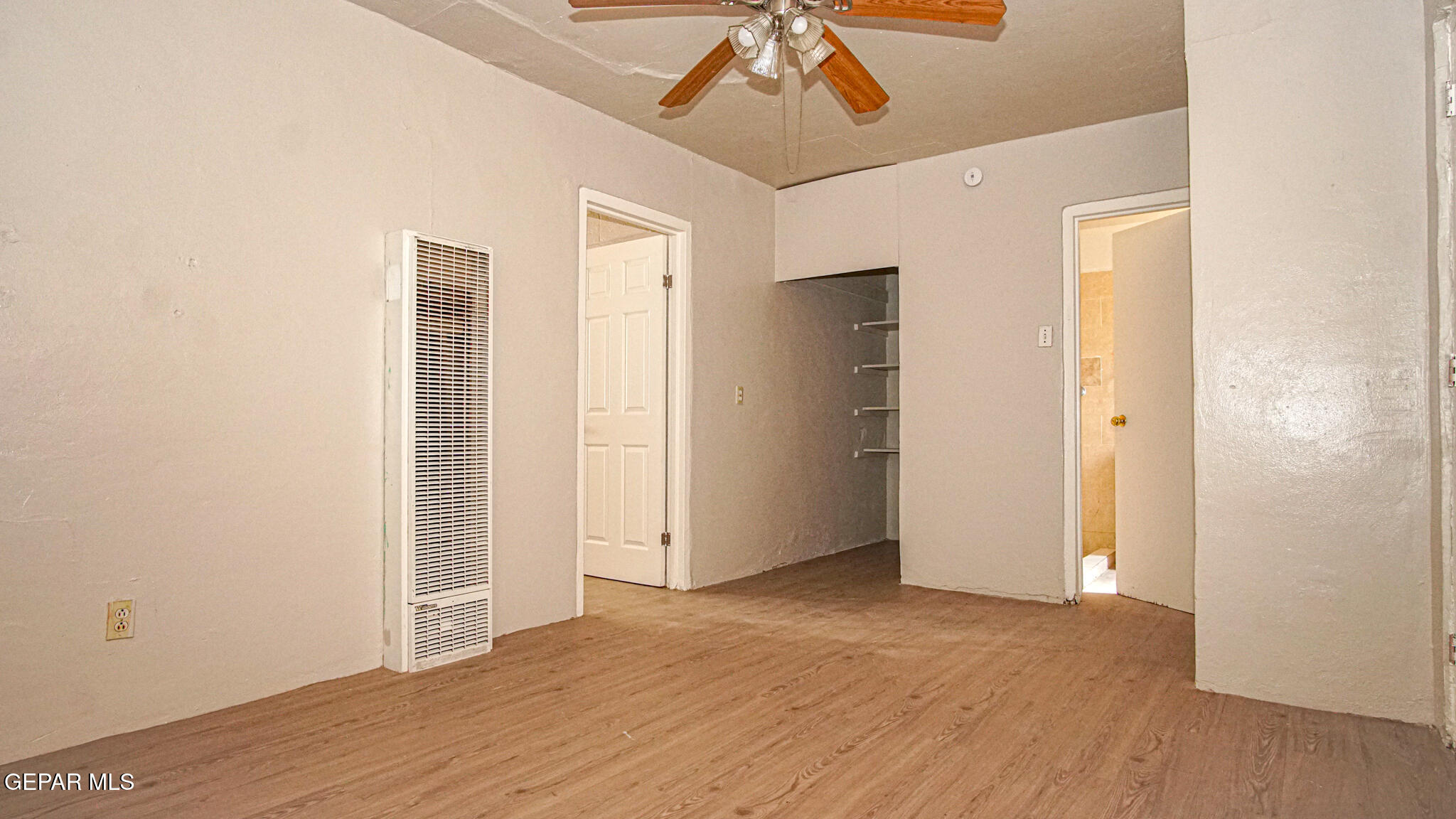7303 Dale Road, Unit 4 El Paso, TX 79915 - Photo 9 of 13 9. Bedroom