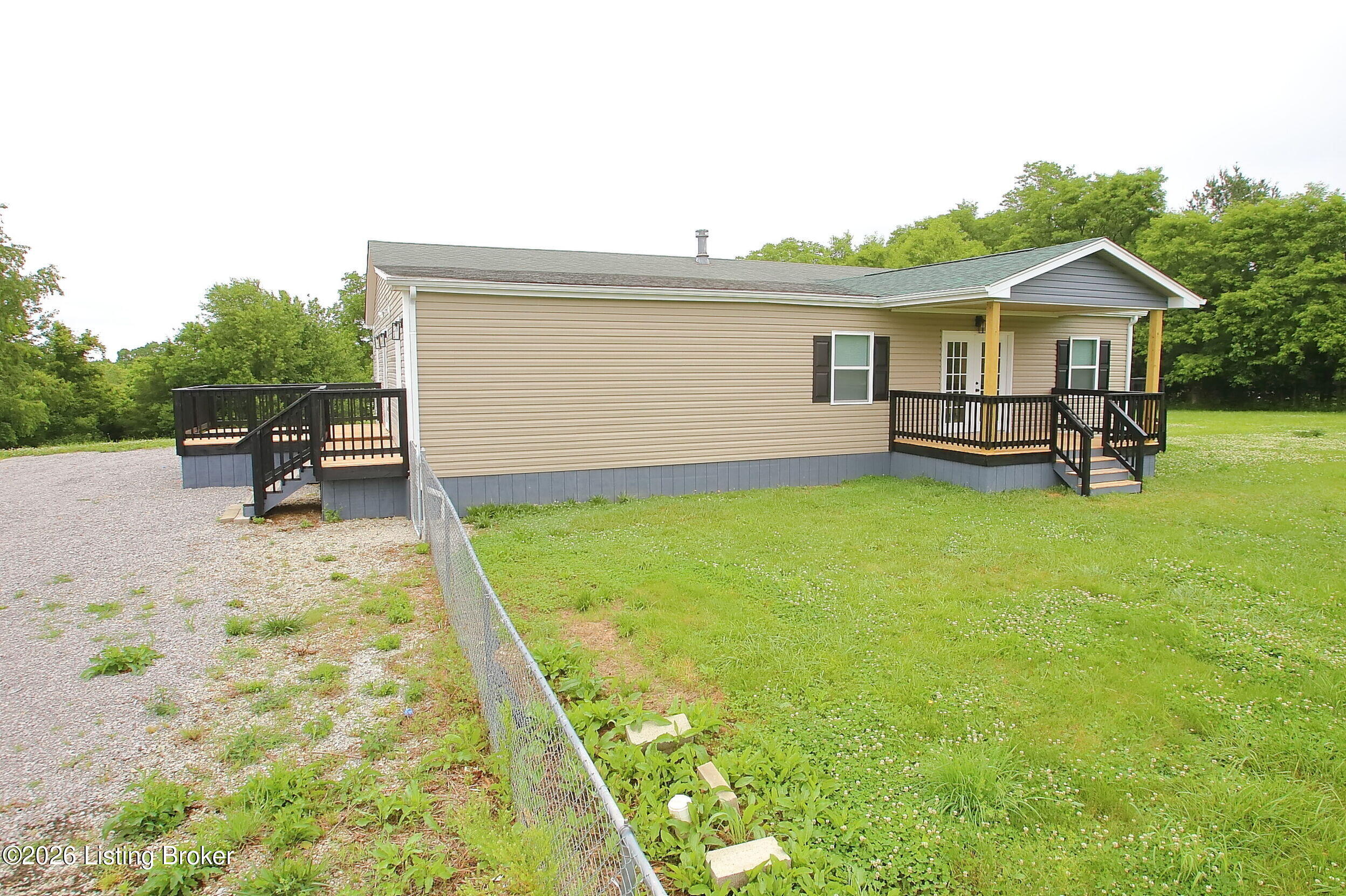 41 Travis Road Taylorsville, KY 40071 - Photo 1 of 44 Front