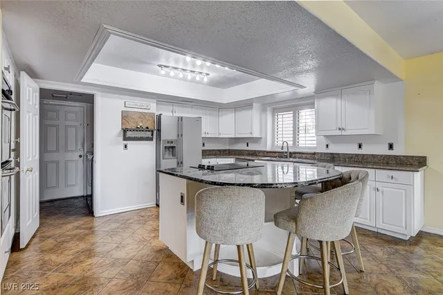 $3,350 | 8344 Snowmass Drive, Las Vegas, NV 89128