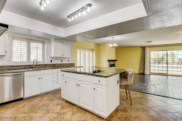 $3,350 | 8344 Snowmass Drive, Las Vegas, NV 89128