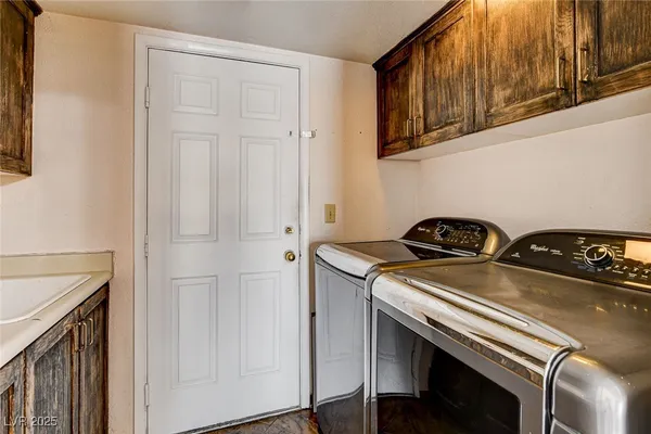 $3,350 | 8344 Snowmass Drive, Las Vegas, NV 89128