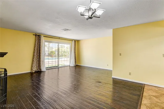 $3,350 | 8344 Snowmass Drive, Las Vegas, NV 89128