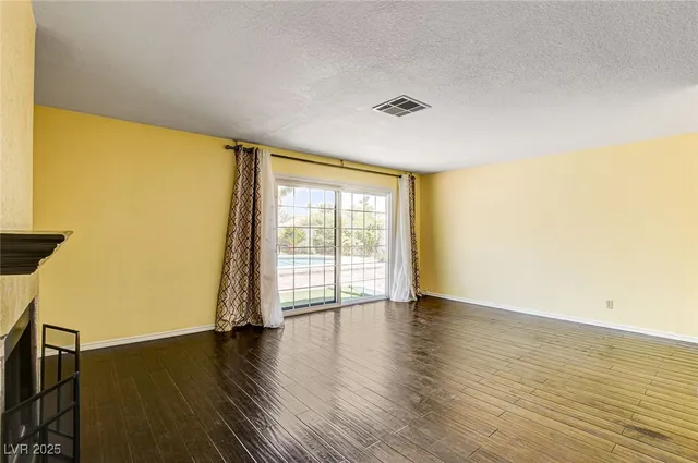 $3,350 | 8344 Snowmass Drive, Las Vegas, NV 89128