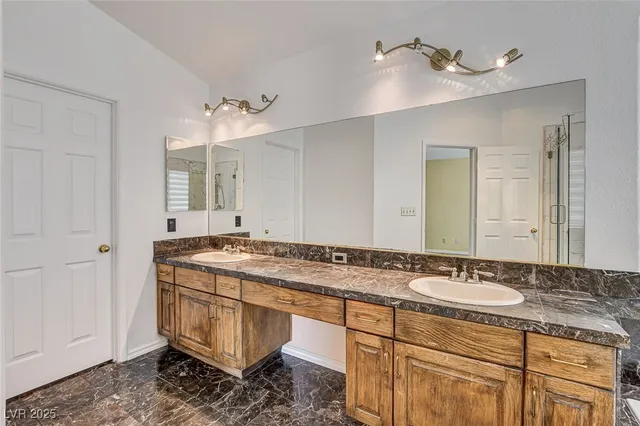 $3,350 | 8344 Snowmass Drive, Las Vegas, NV 89128