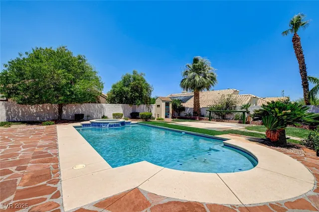 $3,350 | 8344 Snowmass Drive, Las Vegas, NV 89128