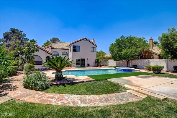 $3,350 | 8344 Snowmass Drive, Las Vegas, NV 89128