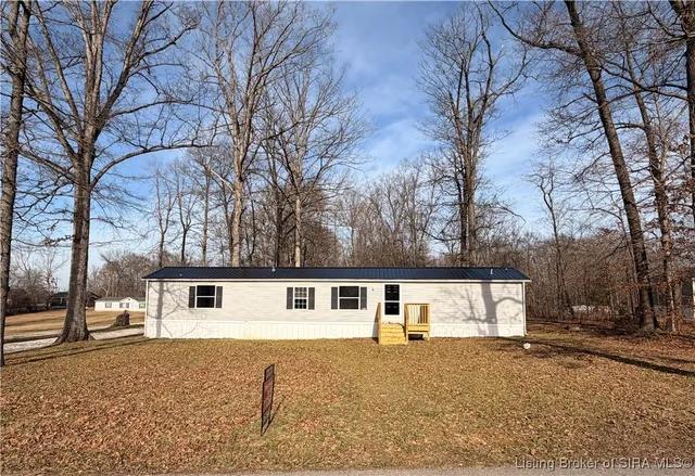 $150,000 | 1260 County Line Road Northeast, Palmyra, IN 47164