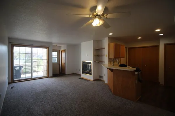 $1,750 | 13230 Meadowood Trail, Unit 107NW, Coon Rapids, MN 55448