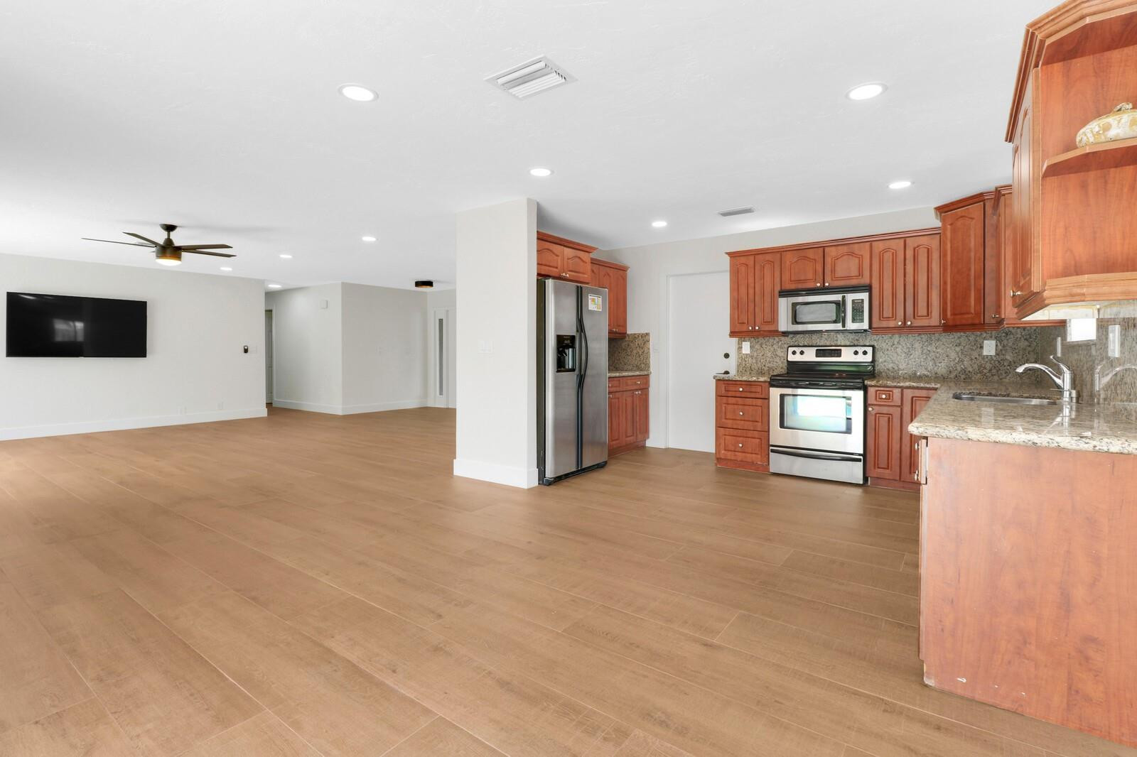 10244 Southwest 49th Manor Cooper City, FL 33328 - Photo 15 of 41 Photo 15