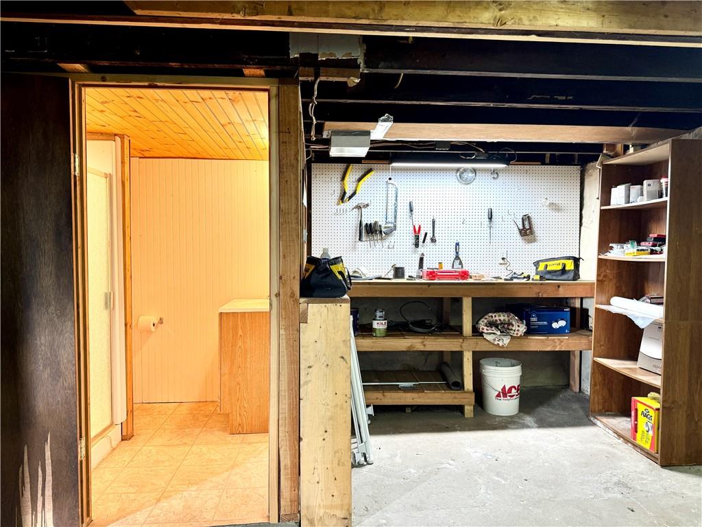 231 North Monroe Street Butler, PA 16001 - Photo 27 of 39