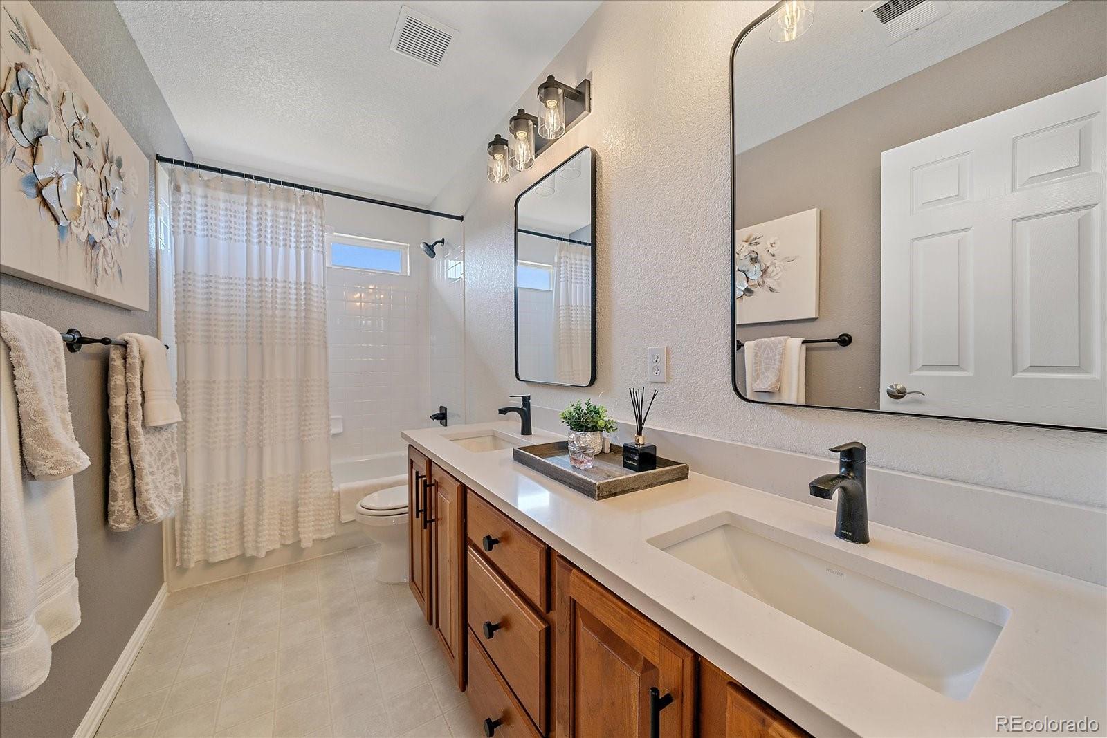 10811 Chadsworth Point Highlands Ranch, CO 80126 - Photo 28 of 50