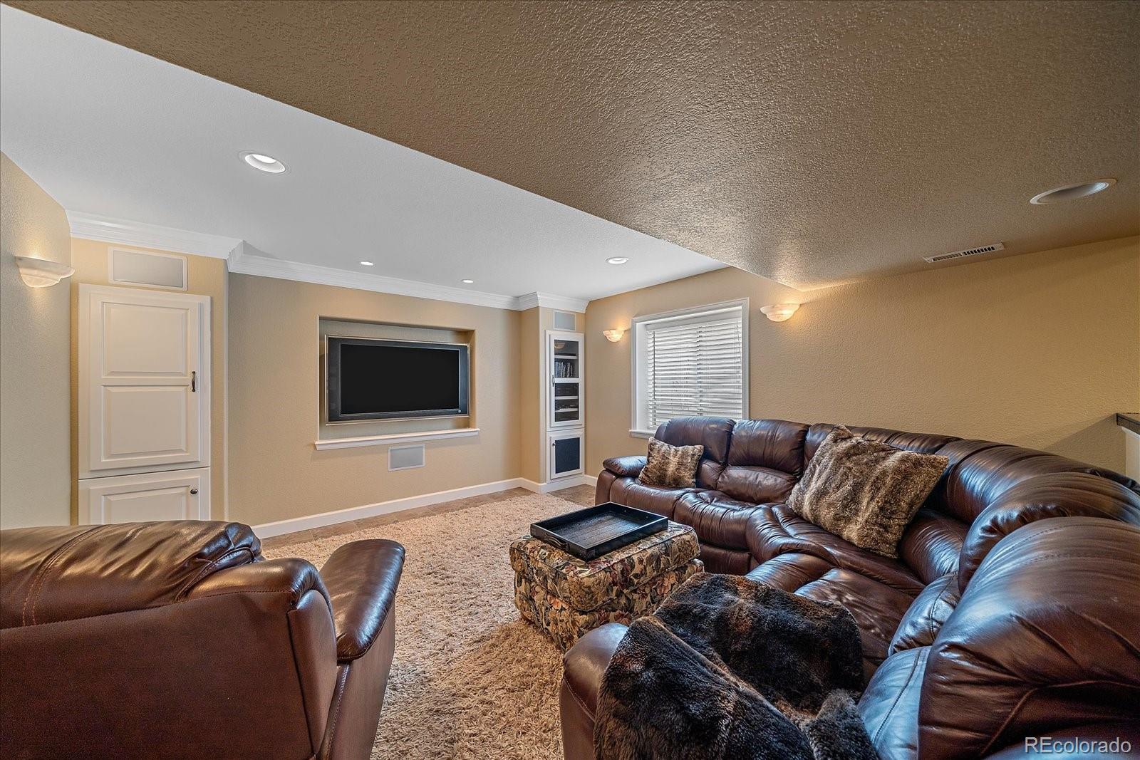 10811 Chadsworth Point Highlands Ranch, CO 80126 - Photo 37 of 50