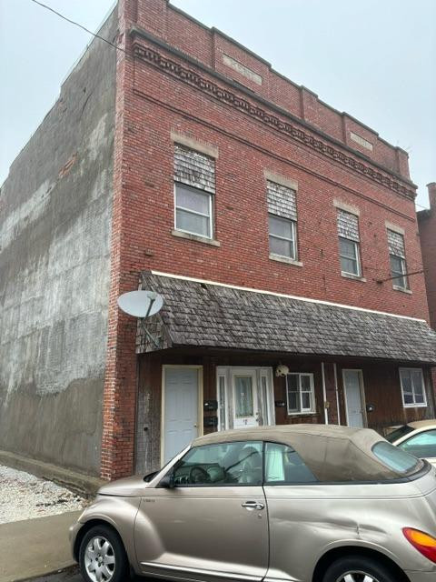 214-218 East Graham St  