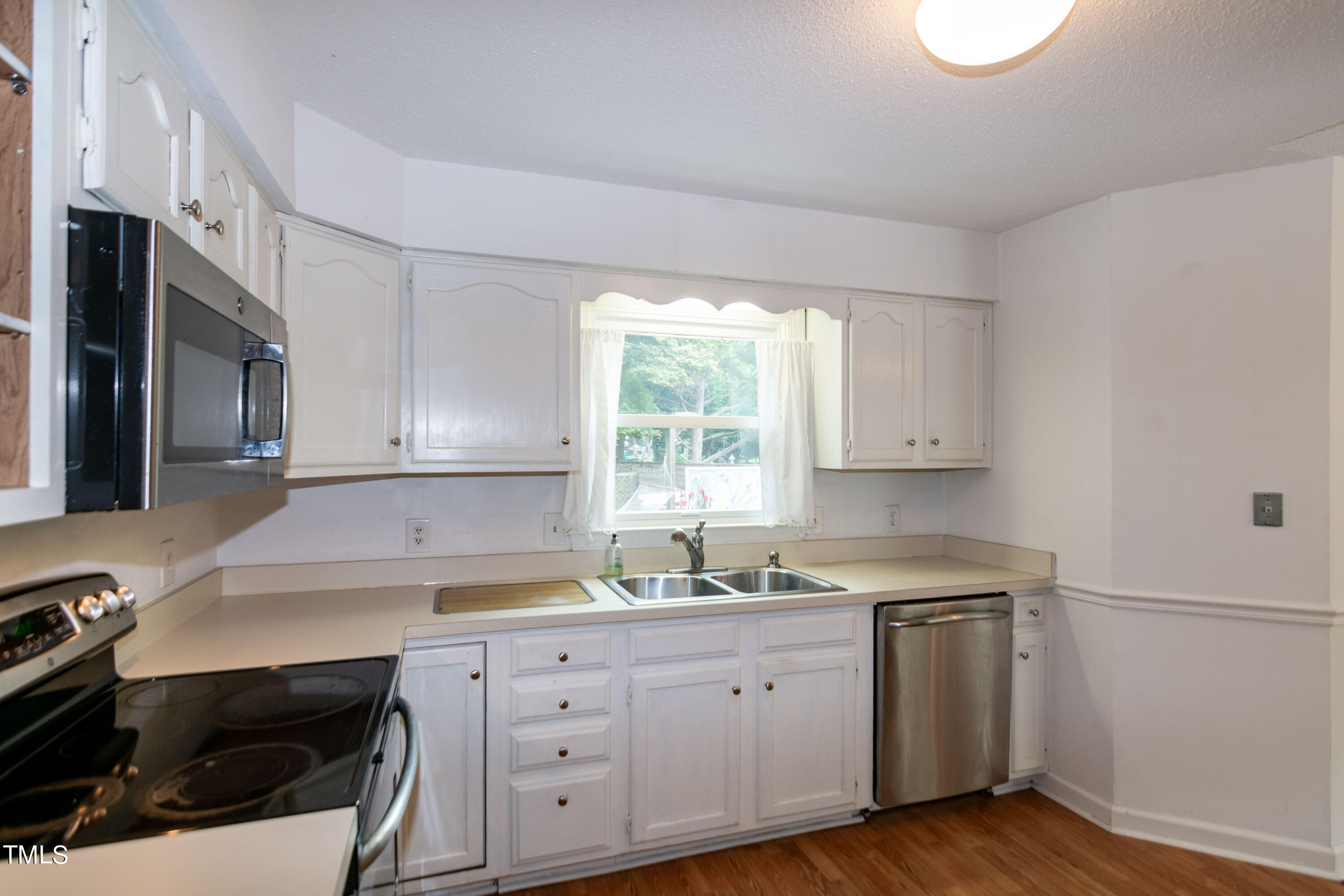 806 Temple Street Raleigh, NC 27609 - Photo 11 of 33 RJP_X_1791
