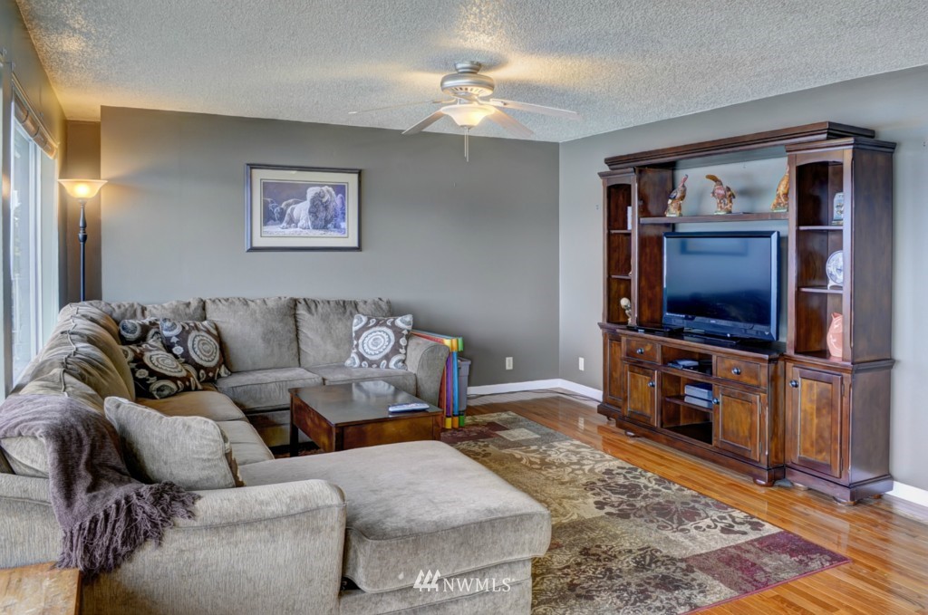 1260 Northwest Comyn Road Poulsbo, WA 98370 - Photo 12 of 25