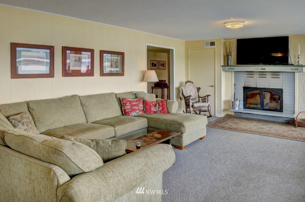 1260 Northwest Comyn Road Poulsbo, WA 98370 - Photo 19 of 25