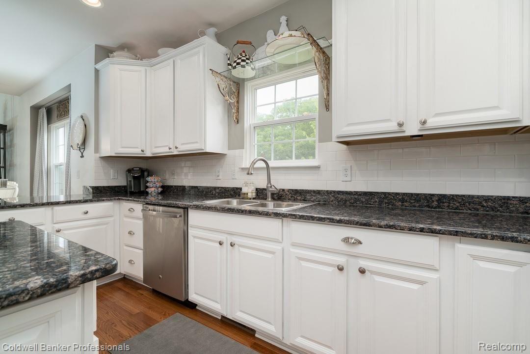 759 East Bluff Court Rochester, MI 48306 - Photo 10 of 44 759-E-Bluff-Ct-11.jpg