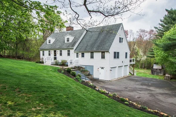 $574,900 | 692 Cronin Road, Warren, MA 01585