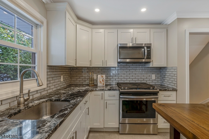307 Minute Arms Road Union, NJ 07083 - Photo 10 of 26
