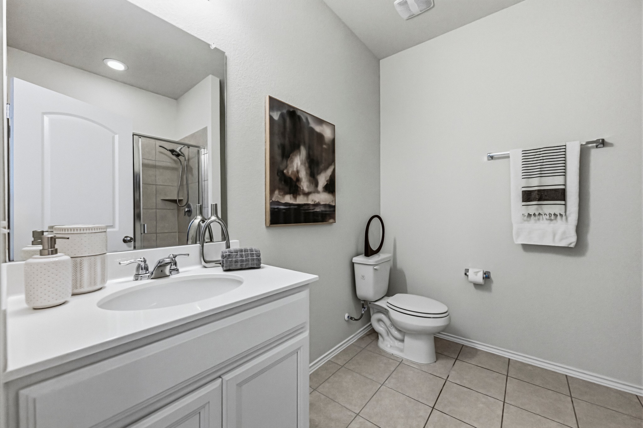 2124 Cliffbrake Way Georgetown, TX 78626 - Photo 13 of 31 The full en suite is perfect for busy mornings.