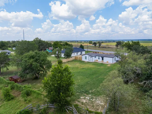 $279,900 | 962 Highway 304, Bastrop, TX 78602